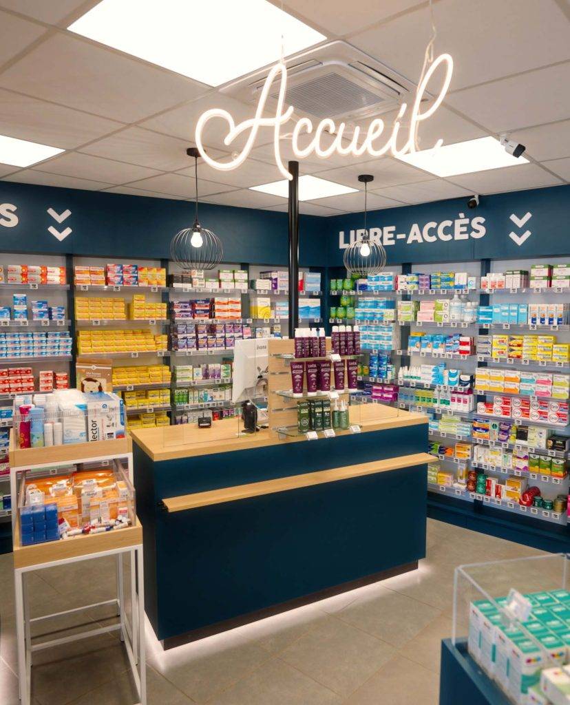 Accueil pharmacie présentoirs led néon accueil